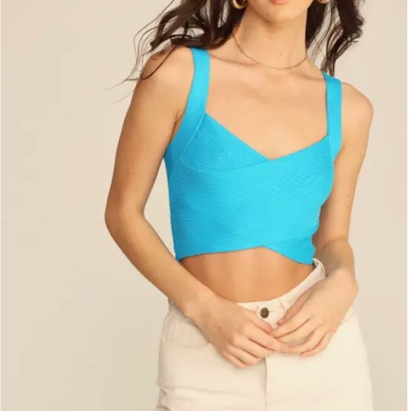 Clearance!! Cross top - Picture 2 of 5